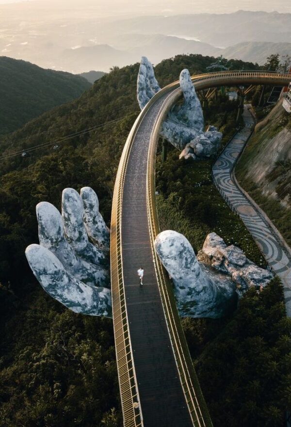 Руки Бога Ба На Хиллс