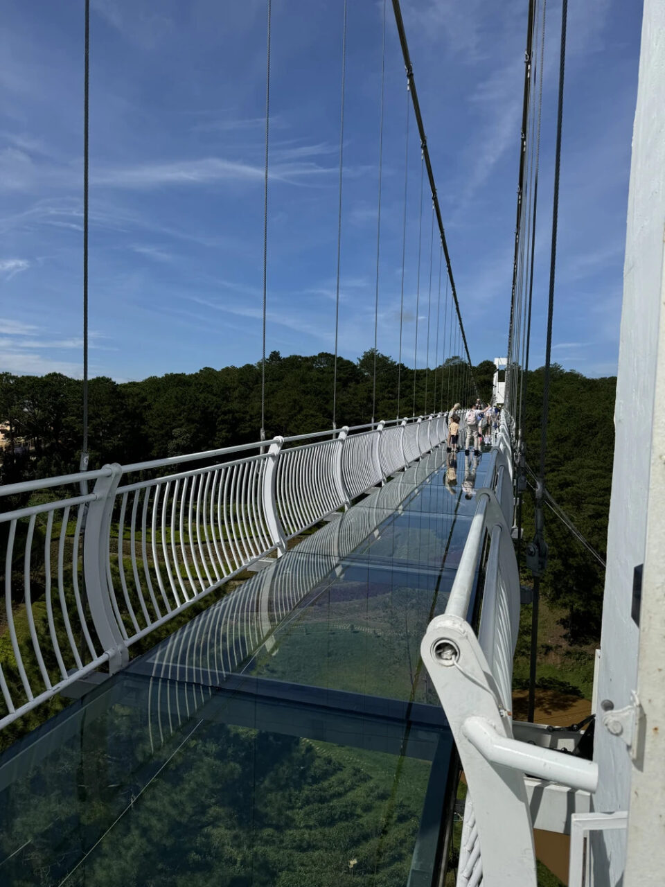 стеклянный мост в Далате