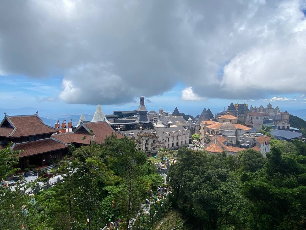 Дананг и Хойан парк бана хилс