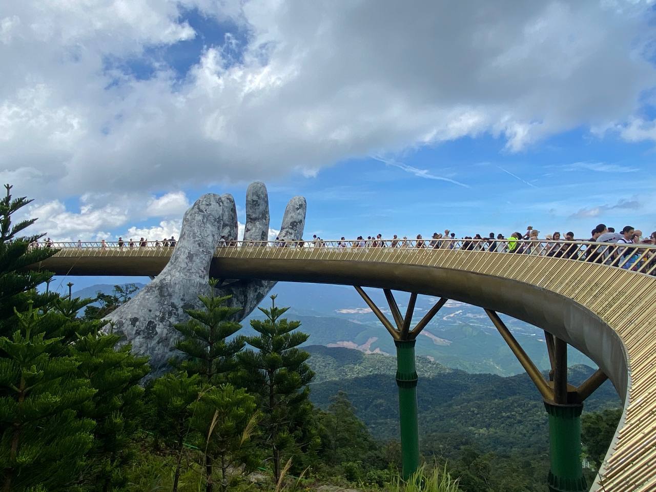 Дананг и Хойан золотой мост