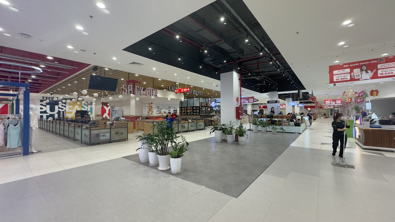 inside suprmarket go