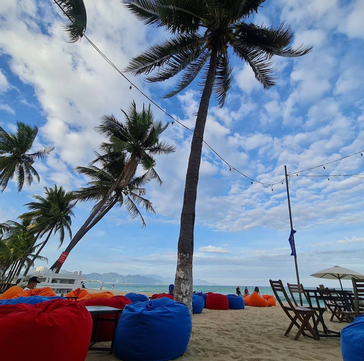 бар на пляже в нячанге